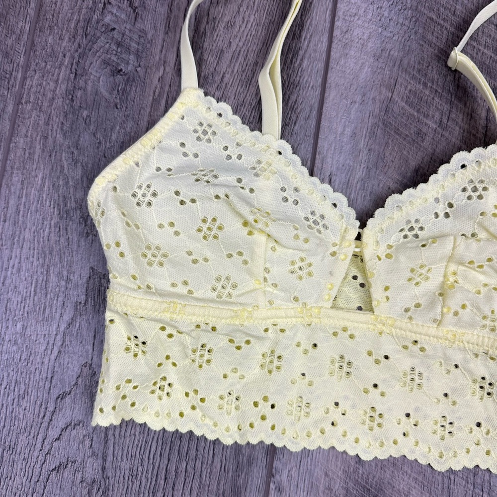 Colsie Yellow Eyelet Bralette - Picture 4 of 8